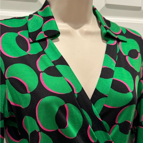 DVF Diane Von Furstenberg wrap dress Green and Black Patterned size 8 100% silk - Picture 3 of 6